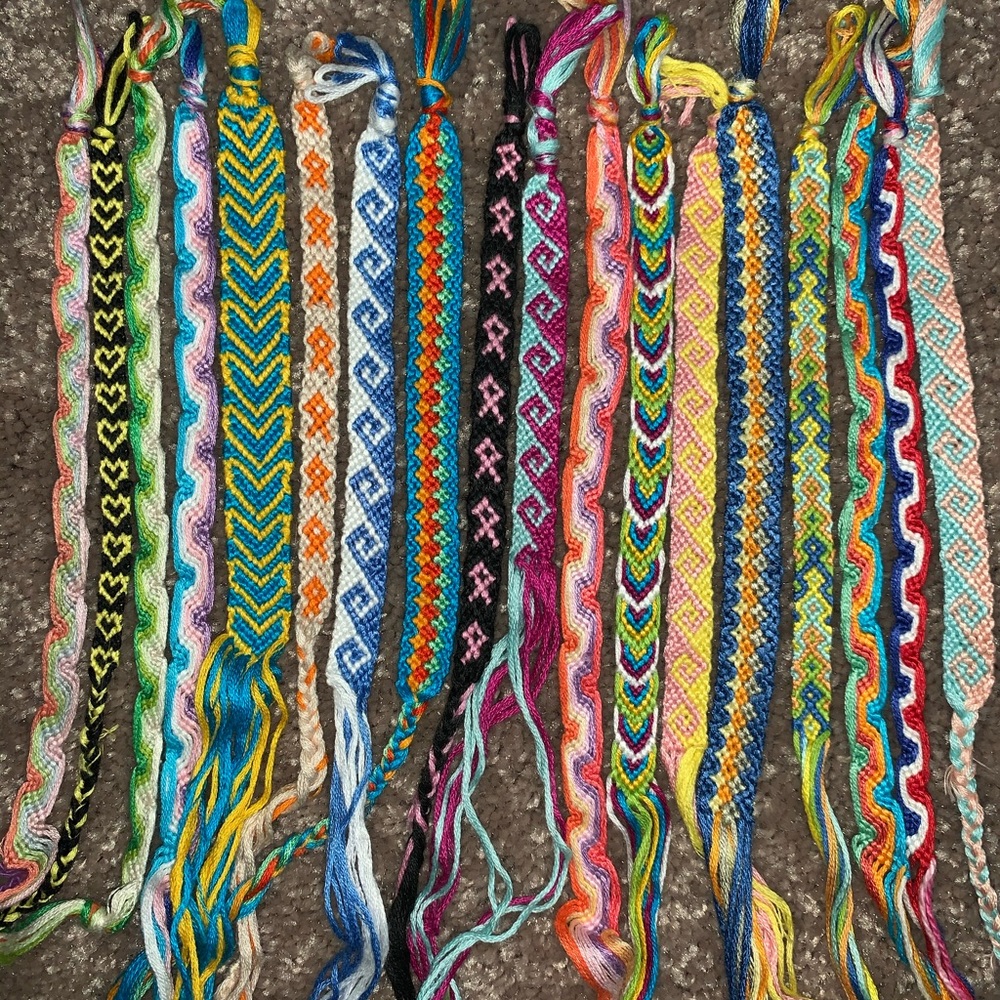 Handmade string bracelets - Picture 1 of 2